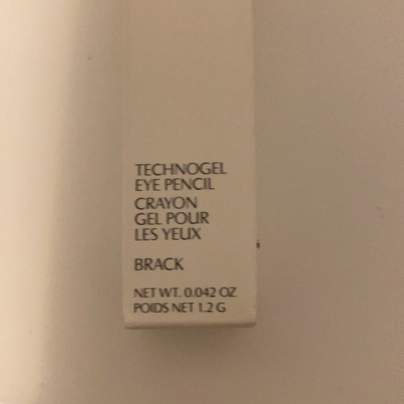 Glossier eye pencil in shade brack - Picture 3 of 7